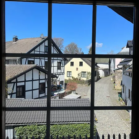 Haus Am Burgturm Kronenburg -