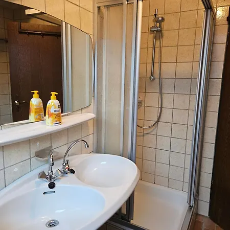 Haus Am Burgturm Kronenburg - Lejlighed *