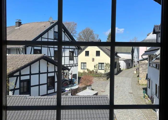 Haus Am Burgturm Kronenburg -